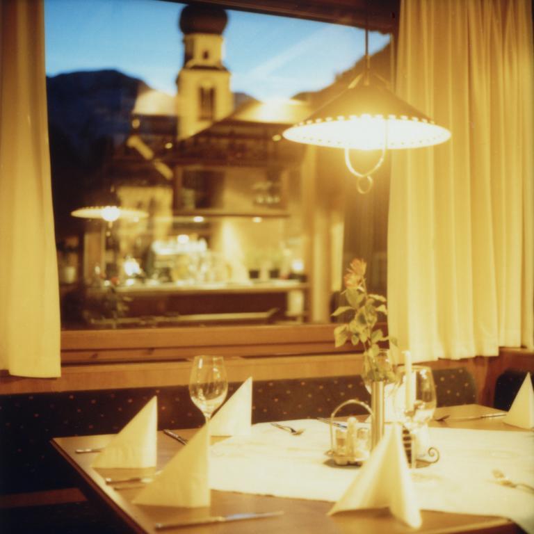 Alfonsstueberl - Ferienwohnungen & Restaurant Innervillgraten Bagian luar foto
