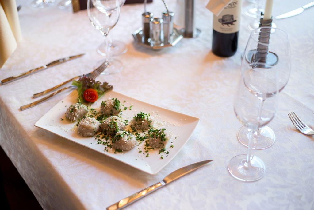 Alfonsstueberl - Ferienwohnungen & Restaurant Innervillgraten Bagian luar foto