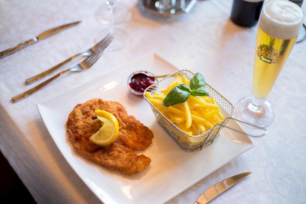 Alfonsstueberl - Ferienwohnungen & Restaurant Innervillgraten Bagian luar foto