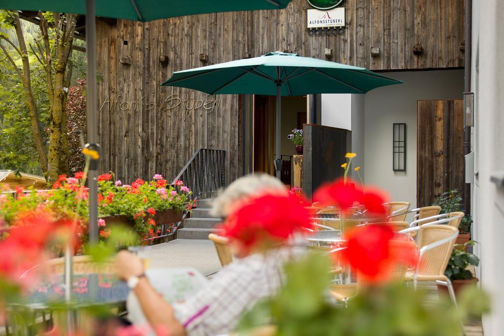 Alfonsstueberl - Ferienwohnungen & Restaurant Innervillgraten Bagian luar foto