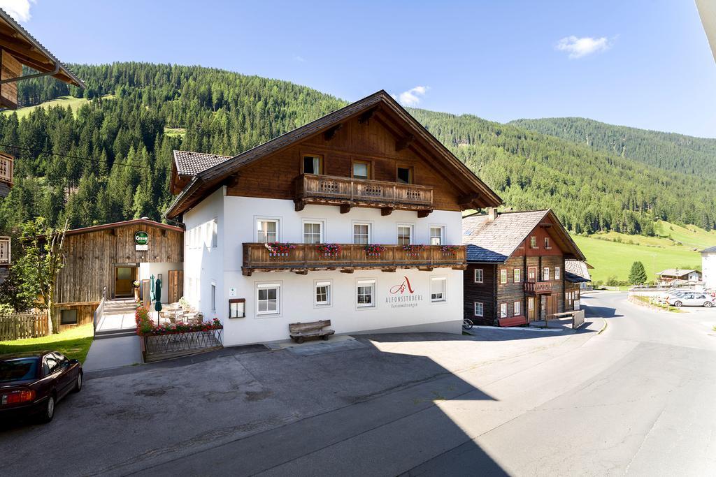 Alfonsstueberl - Ferienwohnungen & Restaurant Innervillgraten Bagian luar foto